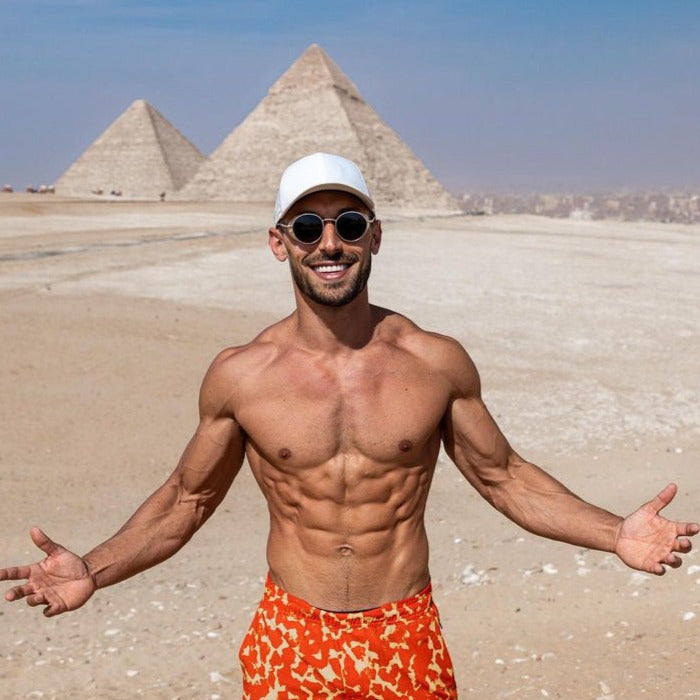Model wearing Vandre athleisure hat